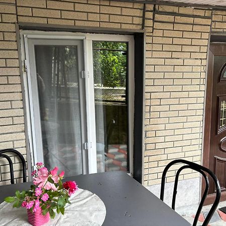 Guest House Happy House Kutaisi Exteriér fotografie